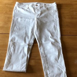 American Eagle Size 12 White Skinny Jeans